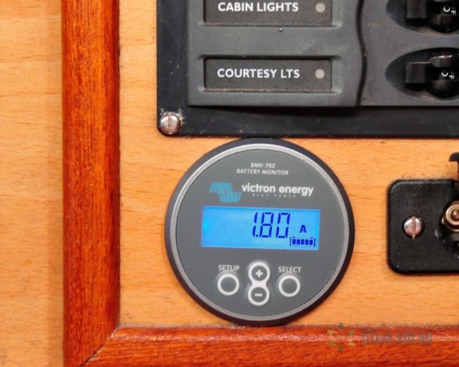 установка солнечных батарей на яхте